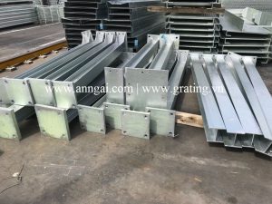 Mạ kẽm nhúng nóng cho cấu kiện chân đế của bồn